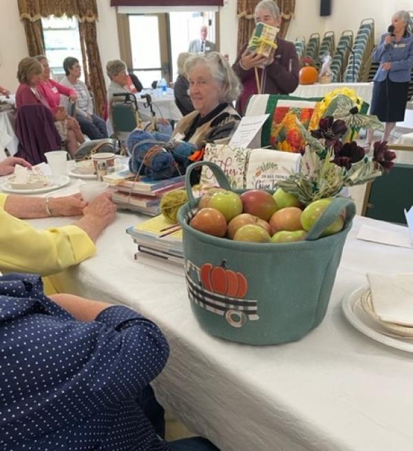 Baskets were seen on many tables as the auction progressed.